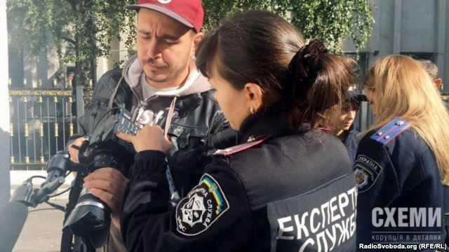 Прокуратура открыла дело на СБУ за нападение на журналистов