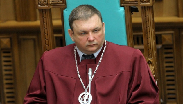 Суд поновив Шевчука на посаді судді та голови Конституційного суду