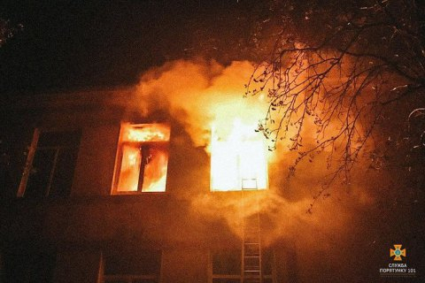 В Днепропетровской области в общежитии произошел пожар, пострадали 3 человека - ДСНС