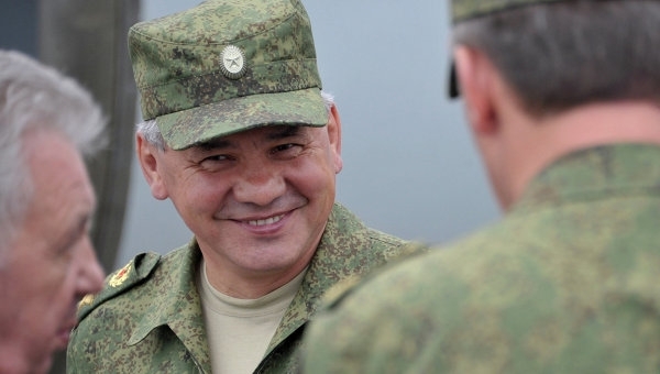 Министр обороны РФ встретился в Крыму с военными, которые предали Украину