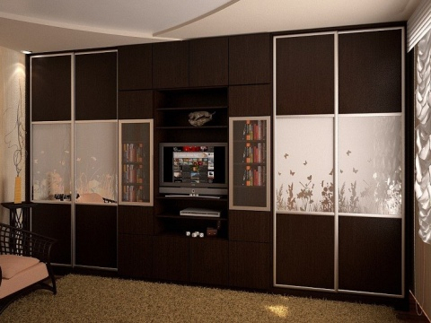 Шкафы-купе с нишей под телевизор как пример удобной функциональной мебели