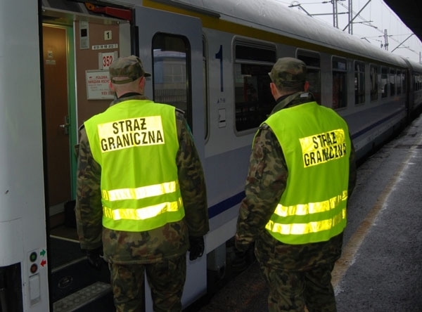 Вооруженного пулеметом россиянина задержали в поезде в Польше