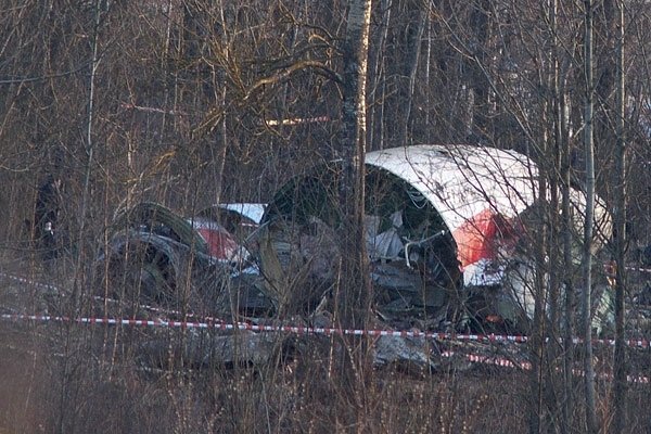 Польща вимагає від Росії розслідування щодо фото з катастрофи під Смоленськом