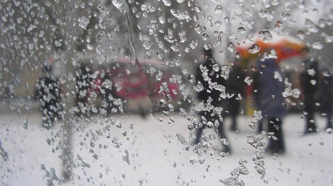 В Україну йде похолодання з дощем і мокрим снігом