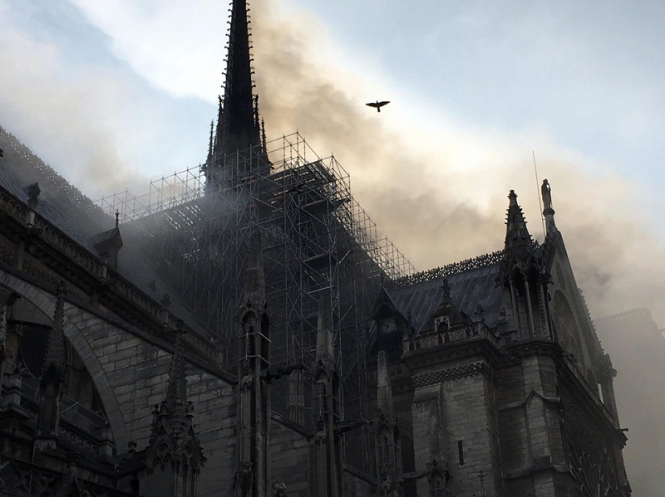Пожар в Соборе Парижской Богоматери, - ЭФИР