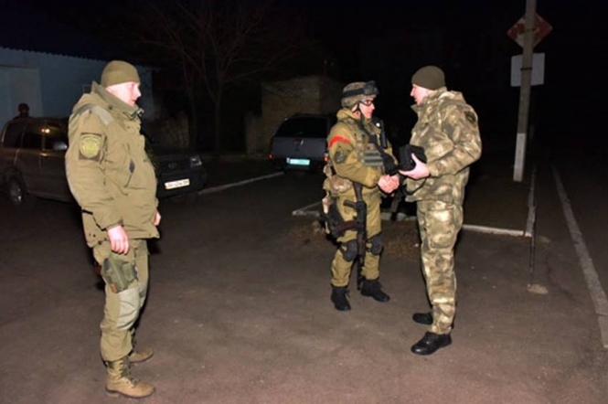 В Марьинку прибыло подкрепление спецназа и полиции