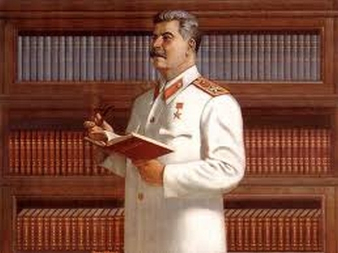 В Украину не позволили ввезти учебник с России, в котором автор прославляет Сталина