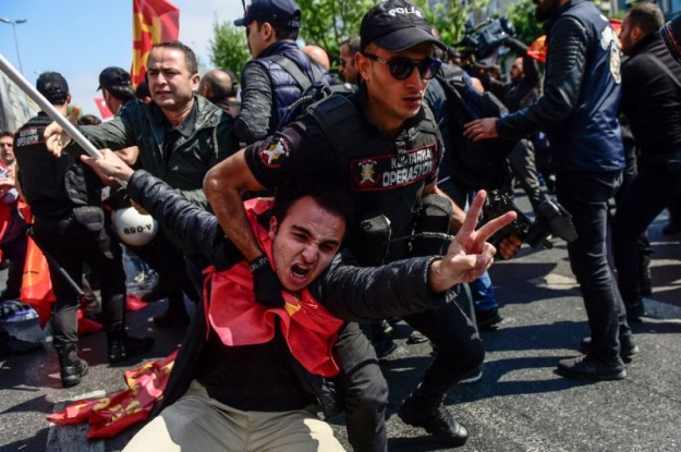 В Стамбуле задержали более 50 человек во время протестов в День труда