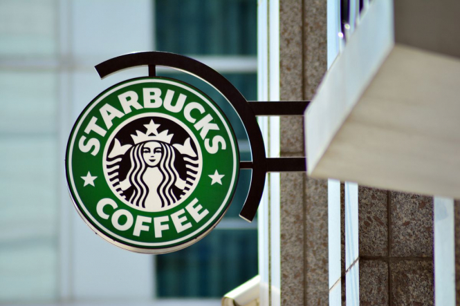 Кав'ярні Starbucks у Китаї відновлюють роботу на тлі поліпшення ситуації з коронавірусом