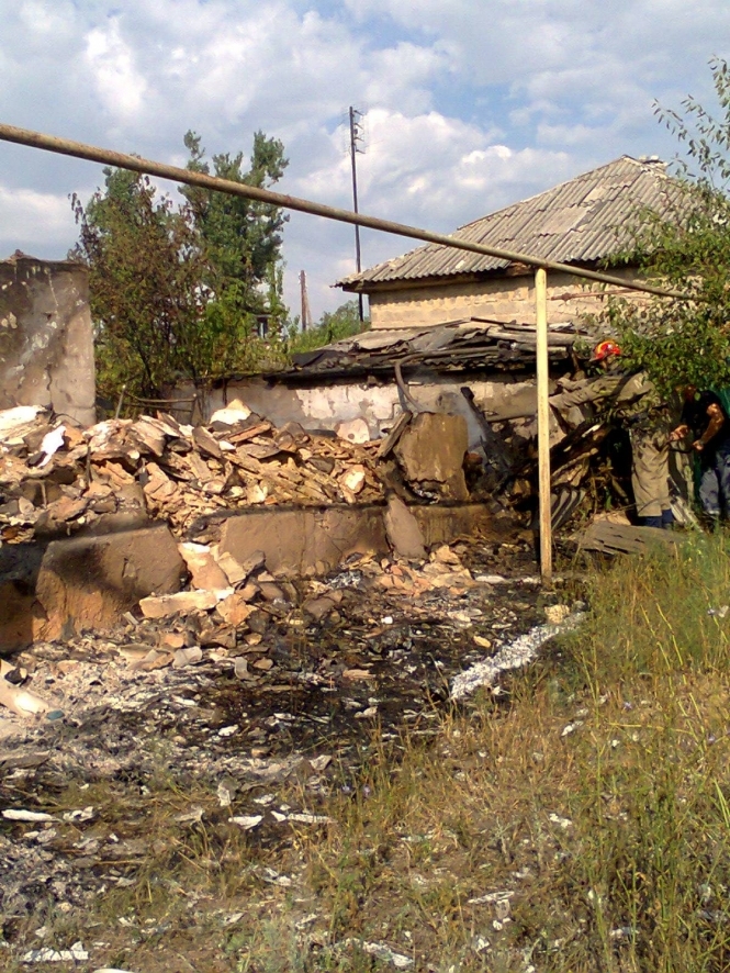 Бойовики знищили 5 будинків у Станиці Луганській
