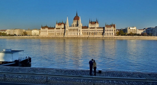 У Будапешті туристичний човен пішов на дно: семеро людей загинуло, 19 зникли безвісти