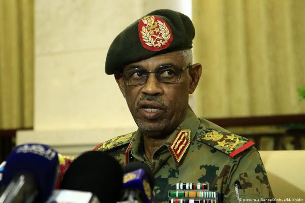 В Судане глава Минобороны провозгласил себя руководителем страны
