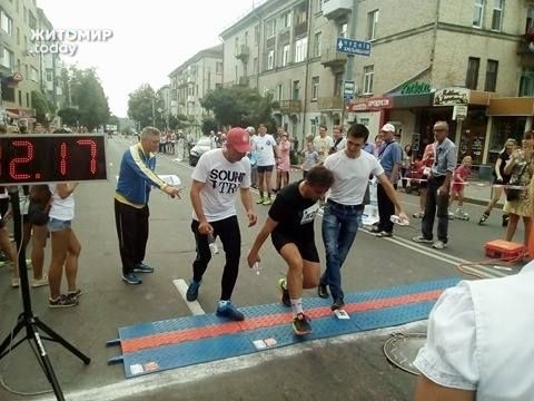 Мэра Житомира госпитализировали после участия в марафоне, - ВИДЕО
