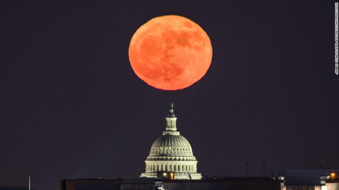 В ночь на 4 декабря луна на 30% превысила свою яркость, - ФОТО