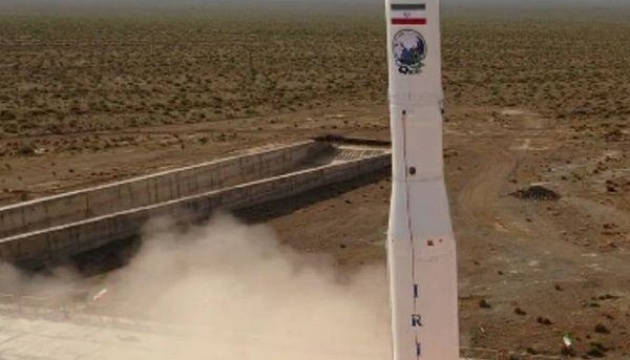 Иран запустил первый военный спутник Noor