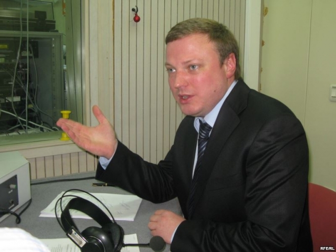 Не менее 200 депутатов в парламенте прислушиваются к мнению Коломойского, - Святослав Олийнык