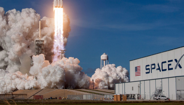 Ракету з європейським супутником зв'язку компанія SpaceX запустила на орбіту