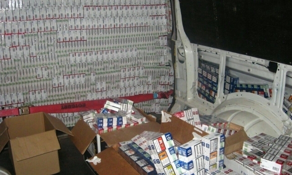 На Закарпатье разоблачили украинских дипломатов, перевозивший около 60 тыс пачек сигарет