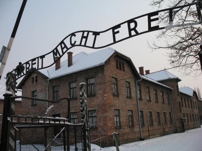 В Германии будут судить пожилого охранника лагеря Освенцим за убийство 179 тысяч человек