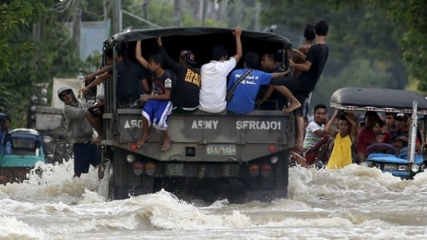 Миллионы филиппинцев пострадали из-за тайфуна 