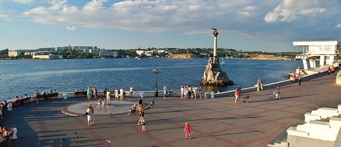 Россия разрешила иностранцам находиться в аннексированном Севастополе не более трех дней