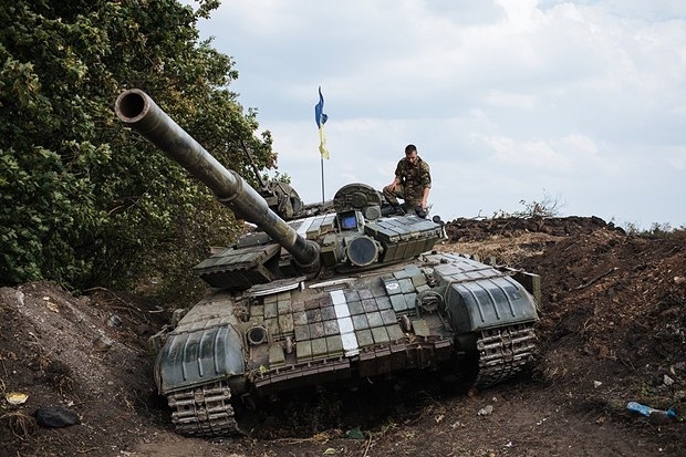 Под Бахмутовкой украинские бойцы заблокированы и не могут вывезти погибших солдат