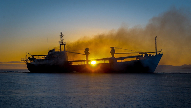 Тіньовий флот танкерів, який росія створила для обходу санкцій, зник швидше, ніж з'явився – Bloomberg