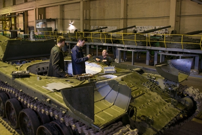 Оборонні підприємства не отримали жодної гривні з оборонного держзамовлення на 2015 рік, - Бутусов
