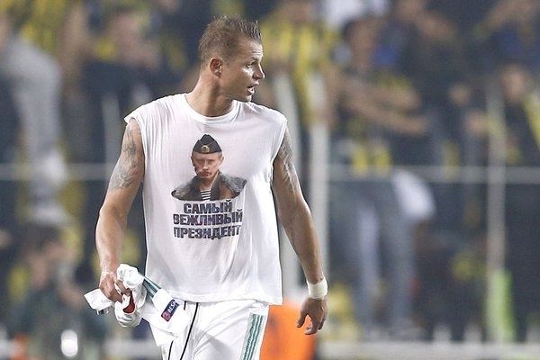 В Туреччині російський футболіст вийшов на поле в футболці із зображенням Путіна
