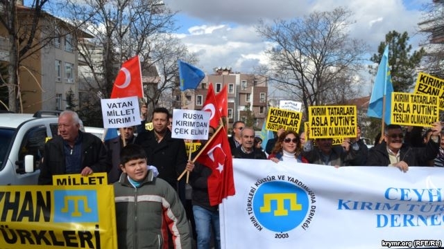 В Анкарі під будівлею посольства РФ протестували проти окупації Криму