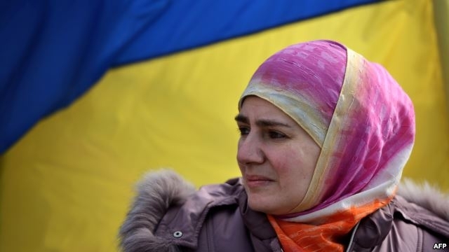 Крымские оккупанты в Симферополе не дали татарам зажечь свечи по жертвам депортации