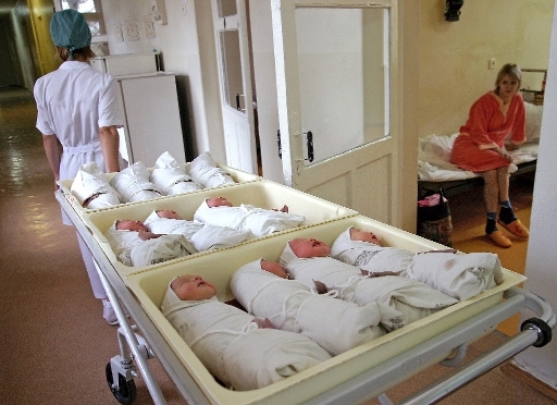 На Київщині горіло пологове відділення: 11 немовлят евакуювали, - ДСНС