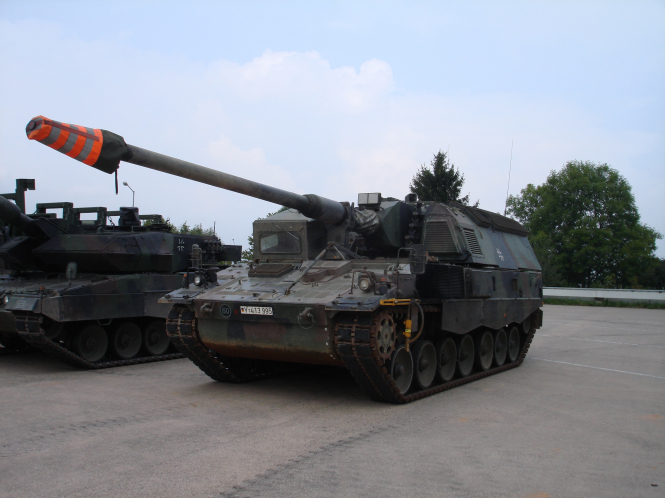 Німеччина передасть Україні Panzerhaubitze 2000 та РСЗВ MARS II