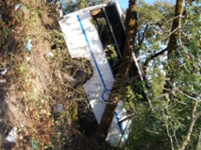 У ПАР автобус зі школярами впав з гори: є жертви