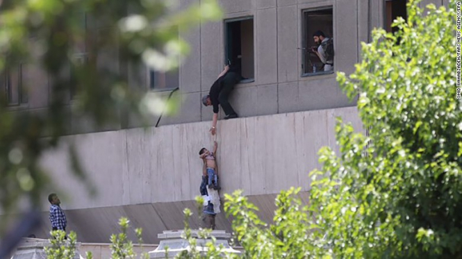 Усі четверо терористів всередині парламенту Ірану вбиті