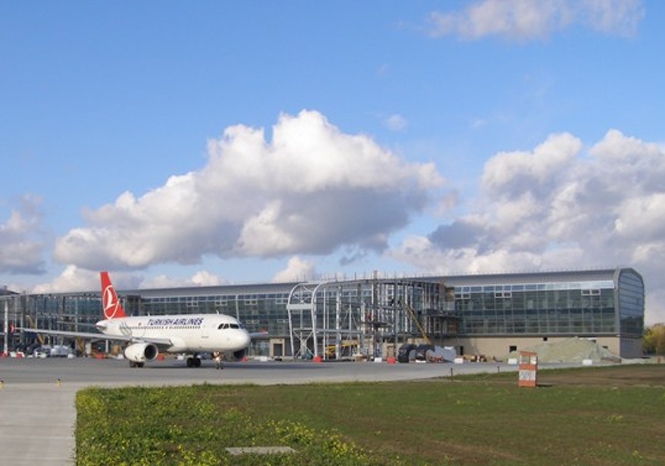 Аеропорт Львова наростив пасажиропотік, але лише завдяки міжнародним рейсам