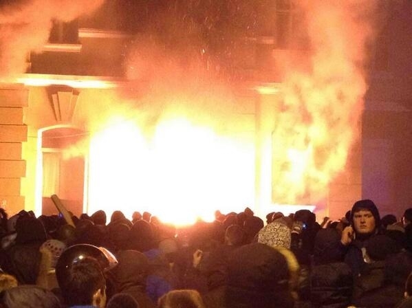 Тернополяне совершили поджог в городском управлении МВД