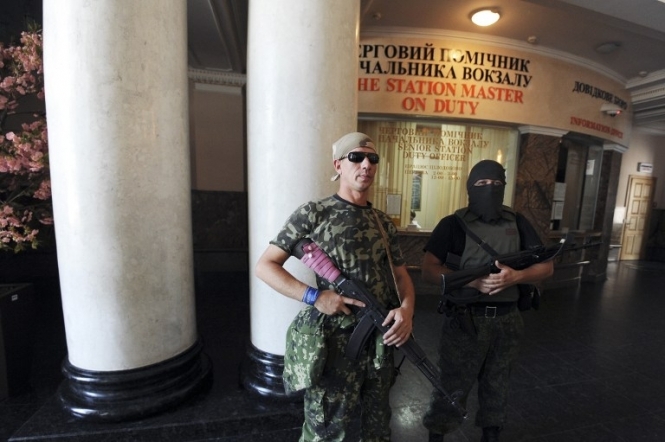 Терористи у Донецьку бояться, що український спецназ проникне в місто через люки, - фото