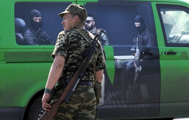 Две сотни боевиков заняли телецентр в Донецке