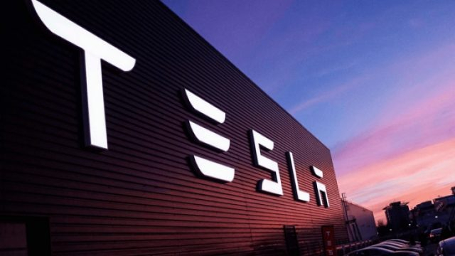 Tesla отказалась от субсидии для своего завода в Германии