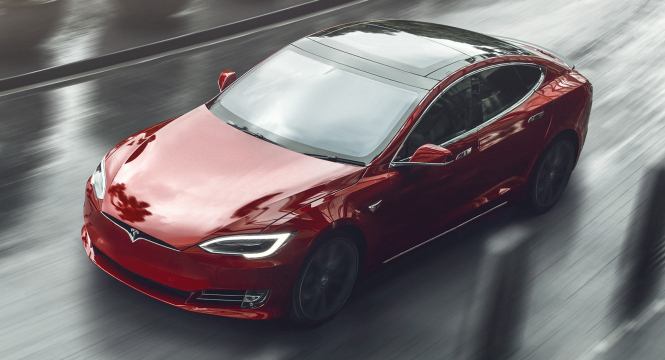 Tesla вдруге за два місяці знизила ціни на електрокари – Bloomberg