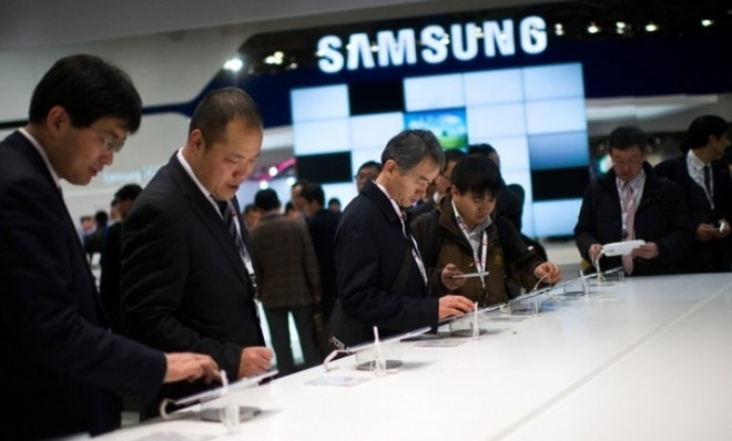 Samsung Galaxy S IV реагуватиме на рухи очей, - New York Times