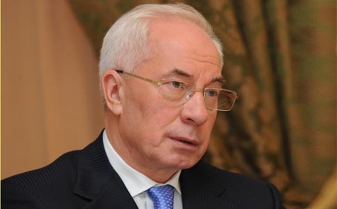 Азаров звинуватив опозицію у саботажі розвитку Києва