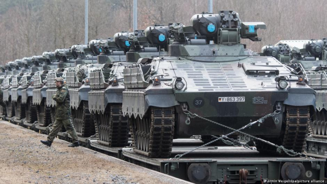 Чехія знов виступає за поставки зброї для України без будь-яких обмежень