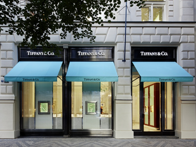 Владелец Louis Vuitton предложил 14,5 миллиарда долларов за ювелирного гиганта Tiffany