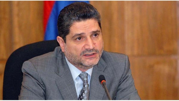 Премьер-министр Армении ушел в отставку