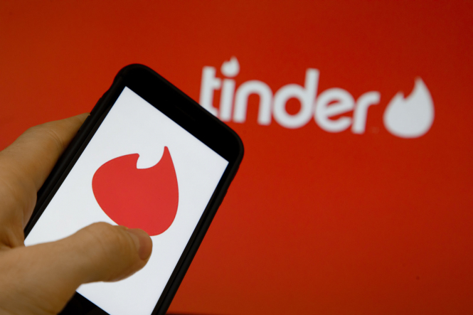 Сервіс знайомств Tinder йде з російського ринку – Reuters
