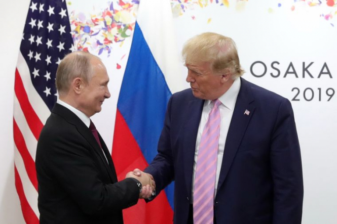РосЗМІ: Путін запросив Макрона і Трампа приїхати в РФ на День перемоги. Ті начебто погодилися