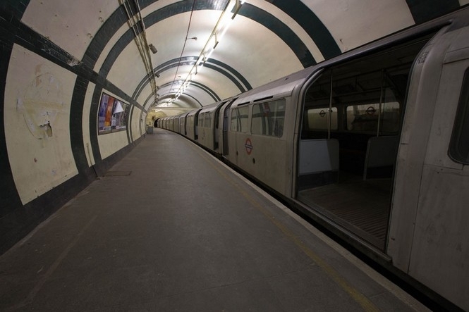 В лондонском метро террорист устроил резню, - ВИДЕО