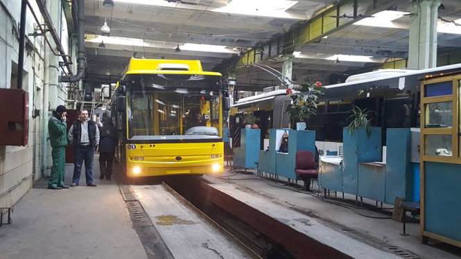 Пять троллейбусов с функцией видеонаблюдения и автономного движения появились в Киеве